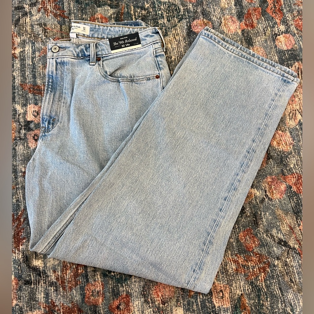 Abercrombie & Fitch 90’s Relaxed High Rise Jean